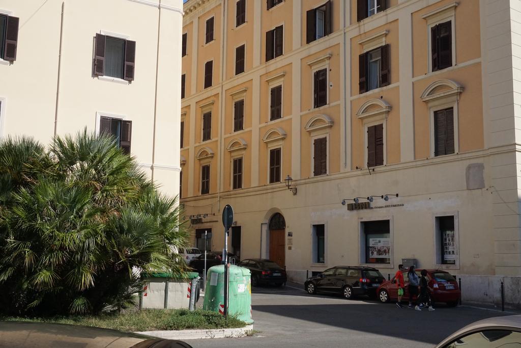 Residence Stendhal Guest House Civitavecchia Buitenkant foto