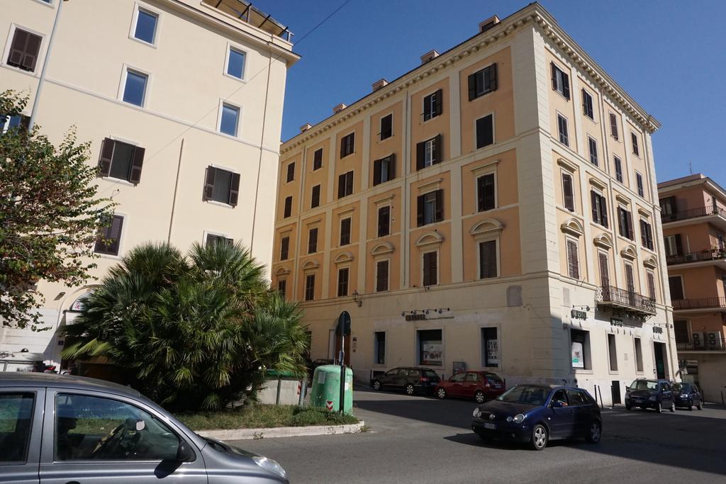 Residence Stendhal Guest House Civitavecchia Buitenkant foto