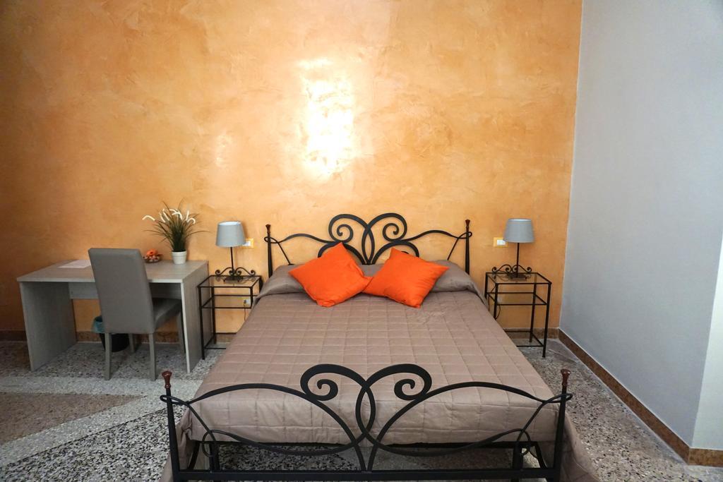 Residence Stendhal Guest House Civitavecchia Buitenkant foto