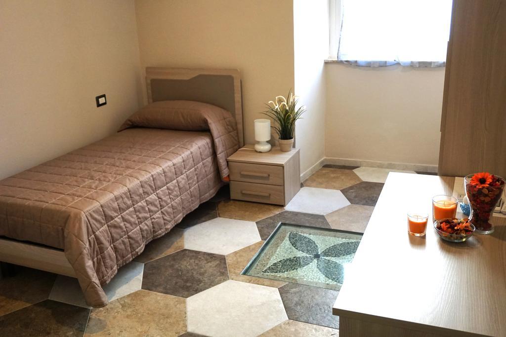 Residence Stendhal Guest House Civitavecchia Buitenkant foto