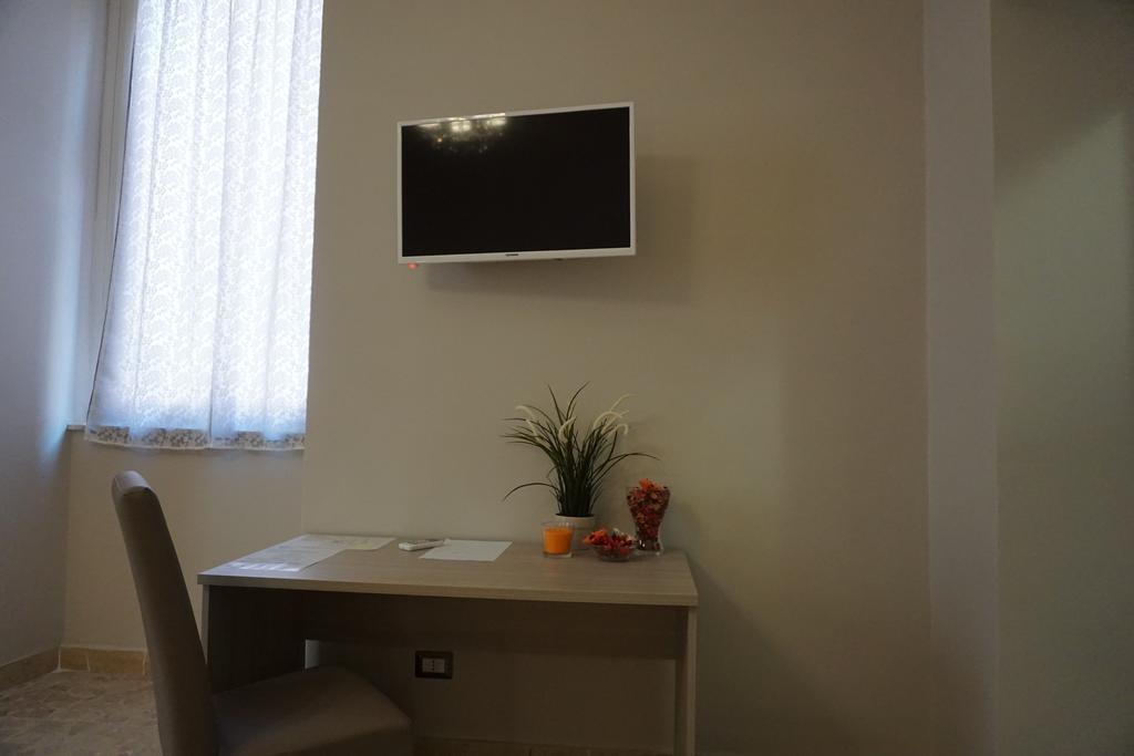 Residence Stendhal Guest House Civitavecchia Buitenkant foto