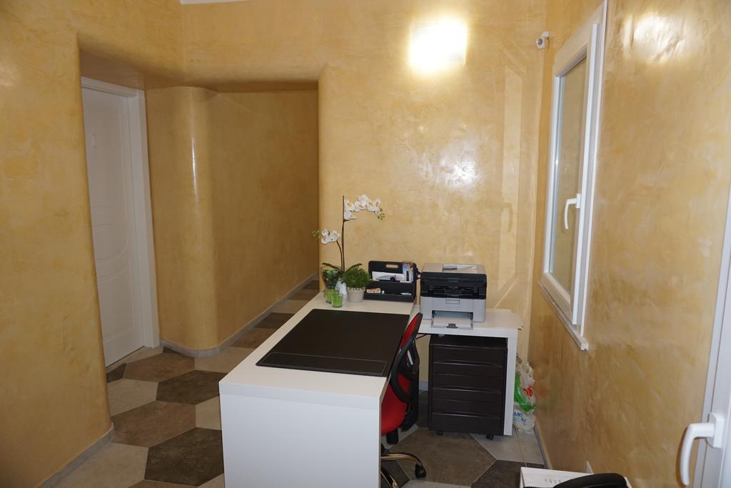 Residence Stendhal Guest House Civitavecchia Buitenkant foto