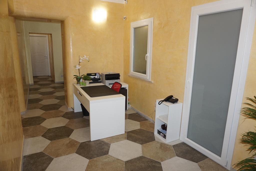 Residence Stendhal Guest House Civitavecchia Buitenkant foto