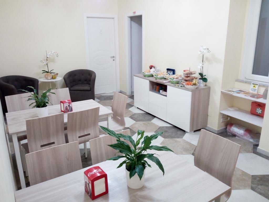 Residence Stendhal Guest House Civitavecchia Buitenkant foto