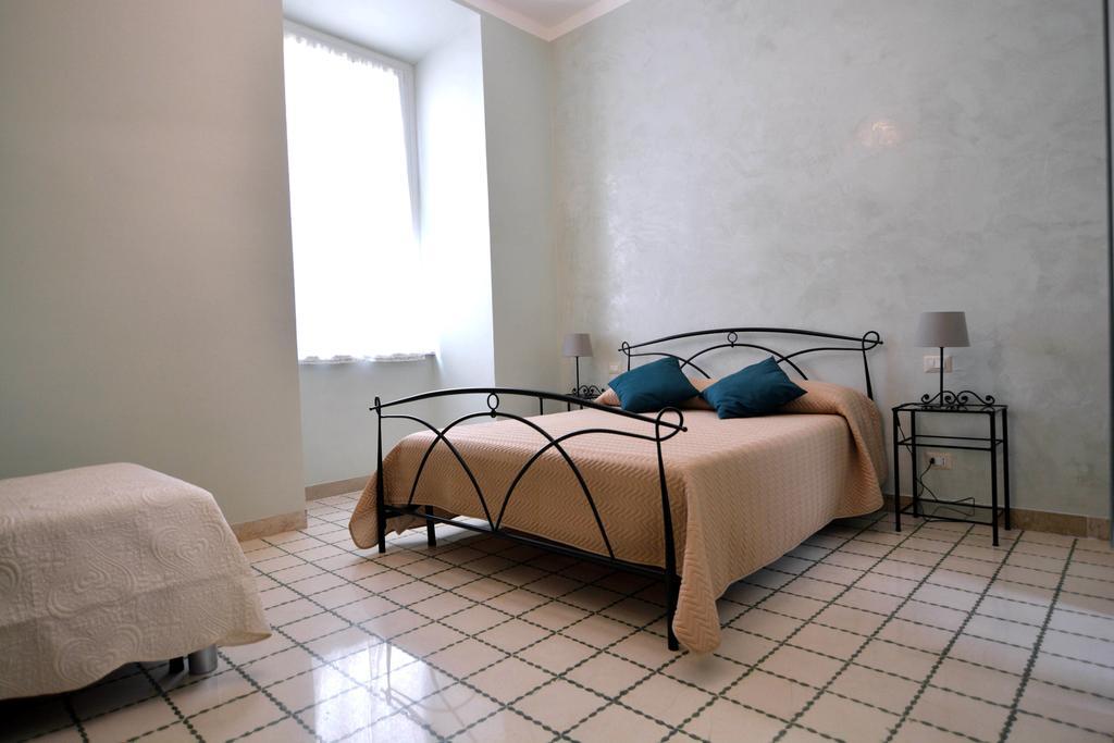 Residence Stendhal Guest House Civitavecchia Buitenkant foto