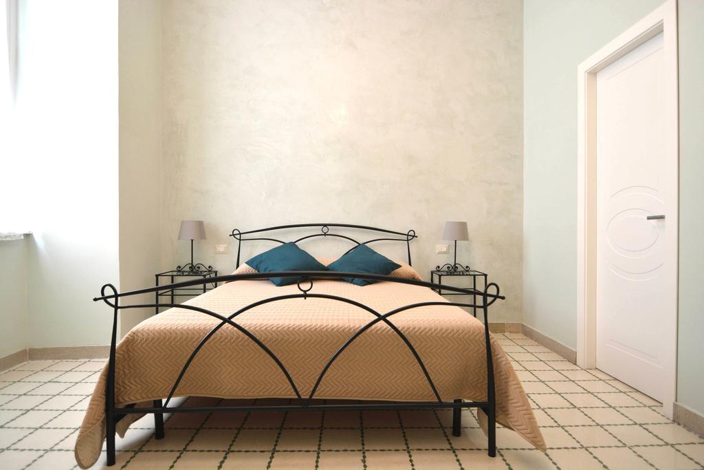 Residence Stendhal Guest House Civitavecchia Buitenkant foto