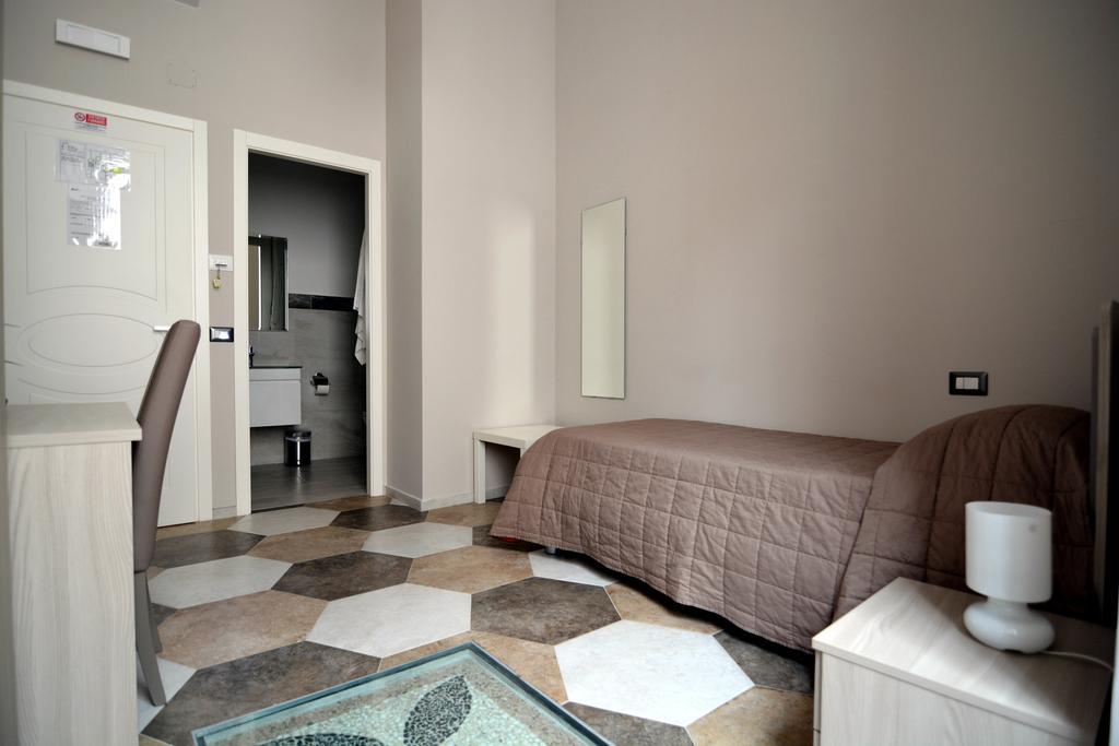 Residence Stendhal Guest House Civitavecchia Buitenkant foto