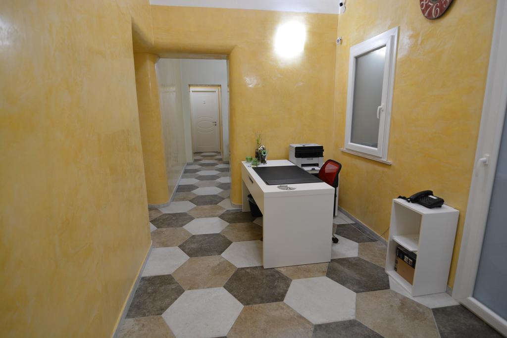 Residence Stendhal Guest House Civitavecchia Buitenkant foto